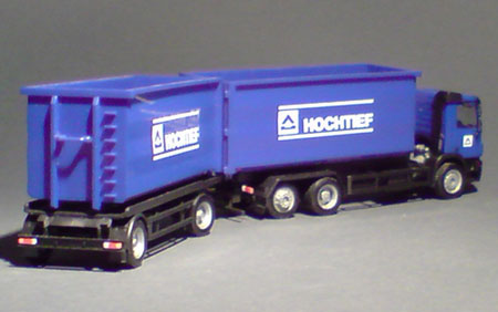 Mercedes-Benz-Actros-Abrollcontainer-Haengerzug_Hochtief_01-02